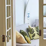 Luxury Bairro Alto 5 *